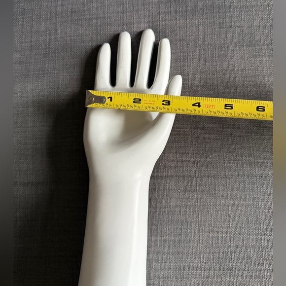 Display Hand Weighted - WHITE - Picture 9 of 9